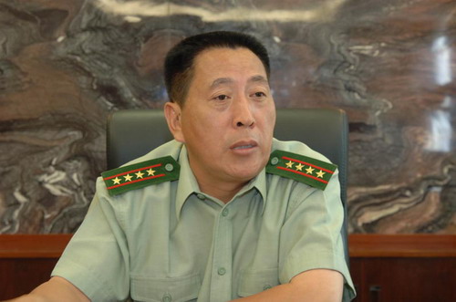 衡长福+雷盛武等广东5名警官晋升武警少将