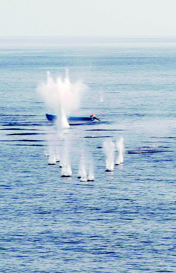 英国军舰炮轰海盗船 新闻现场6月5日 南方网