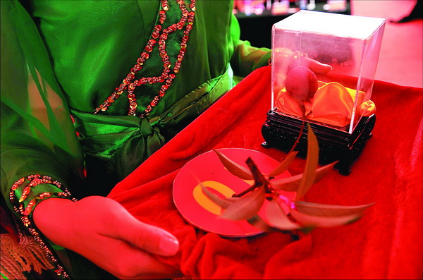 天价挂绿走进超市