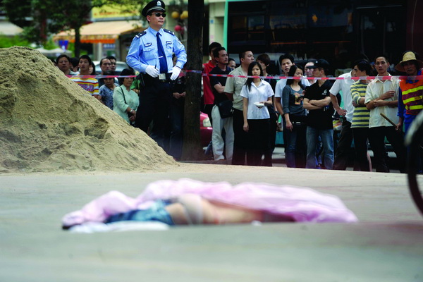 罗湖在建楼盘一女坠亡