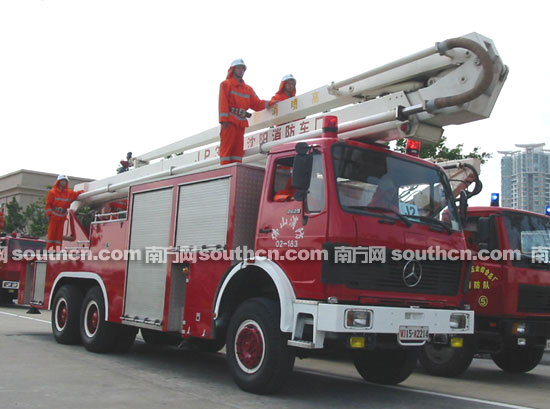 广东频道:消防云梯车