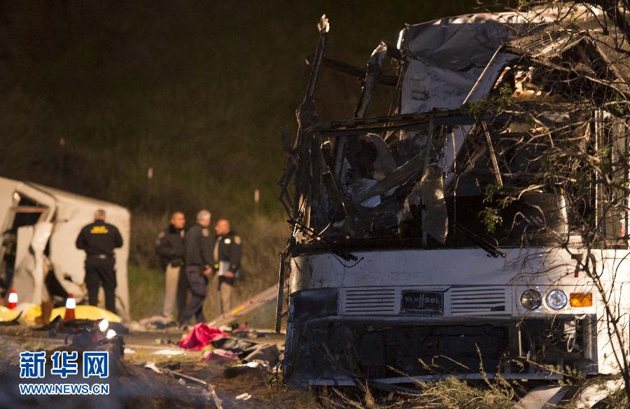 美国南加州发生重大交通事故死伤30余人 国际