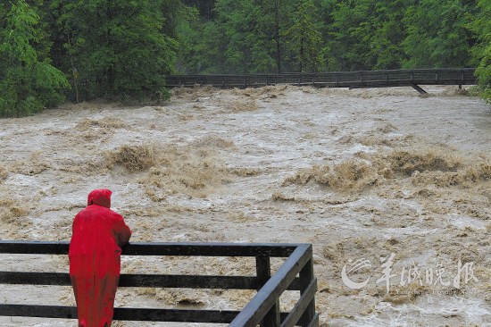 暴雨洪水袭击欧洲 国际快递 南方网