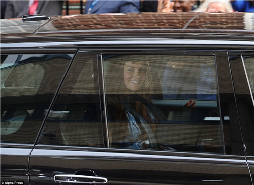 威廉王子:<em>宝宝头发</em>比自己多 已经给其<em>换</em>尿布 国