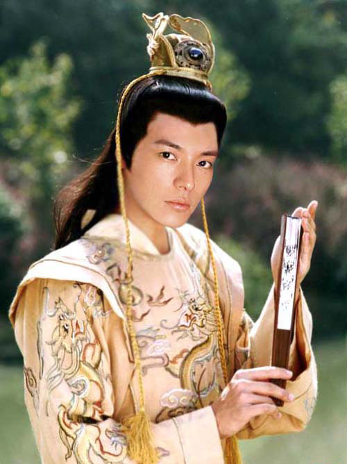 《新<em>甘十九妹</em>》崔鹏被封古装王子 男星古装造