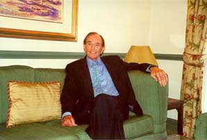 南方网:人类心脏移植手术先驱巴纳德的传奇与爱情