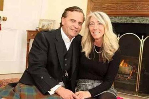 49岁<em>空姐卖家产找真爱</em> 3个月秒变庄园女主人_