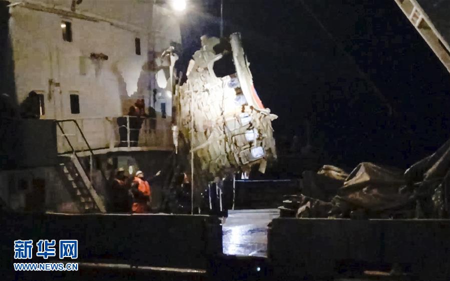 飞机黑匣子里面的视频 00e0667a2b3519cd682943.jpg