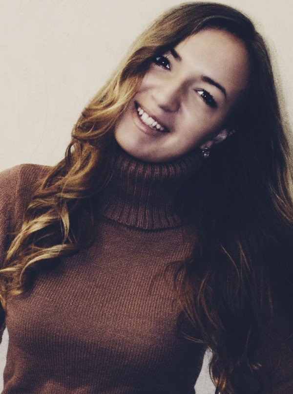 俄罗斯美女给单身男暖床走红:可与顾客交谈 严