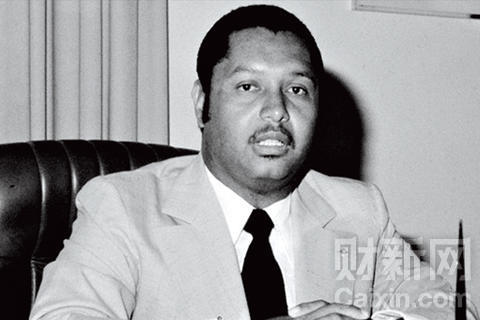 海地世界最年轻总统去世 花花公子19岁继承父