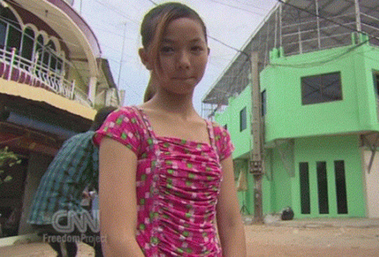 柬埔寨12岁女孩被妈妈卖初夜还债 处女交易盛