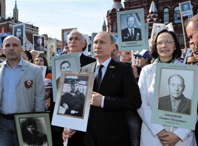 红场阅兵 鹅步 PK 正步 俄<em>姑娘</em>:中国<em>军人</em>帅极了