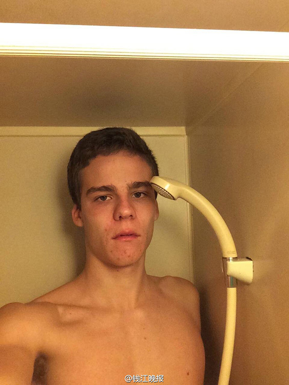 1米9外国小伙在日本的“心酸”经历_国际新闻_南方网