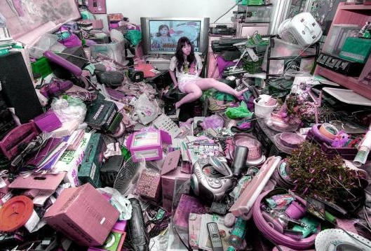 摄影师拍摄日本宅女的房间 凌乱、拥挤、堕落 - AcFun弹幕视频网 - 中国宅文化基地