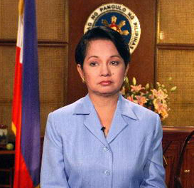 菲律宾女总统阿罗约就竞选舞弊丑闻向国民道歉