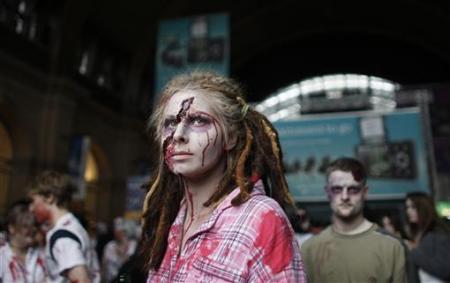 僵尸惊现德国街头 装扮逼真堪比恐怖电影 国际