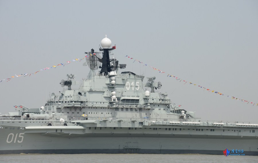 明思克号航母 搬家 南通 组图展现航母风采