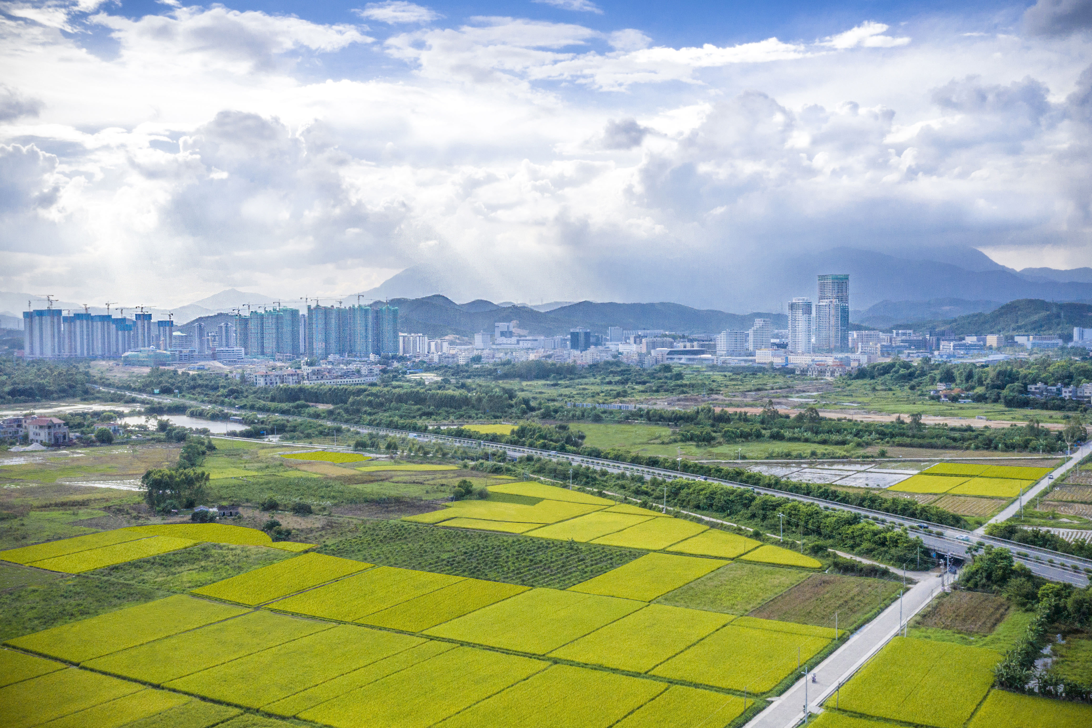 潮州gdp什么时候超汕头_颍州之城阜阳市的2020年前三季度GDP出炉,追上汕头还需多久(2)