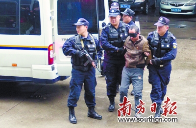 河源杀童嫌犯被押解回广东 举报人领走30万