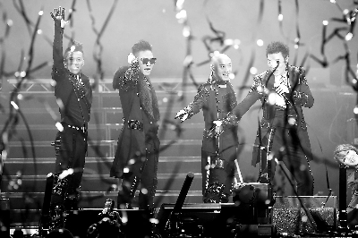 许志安等亮相大家利事演唱会