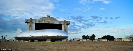 组图:美国公司研制新式巨型飞艇 可载重250吨