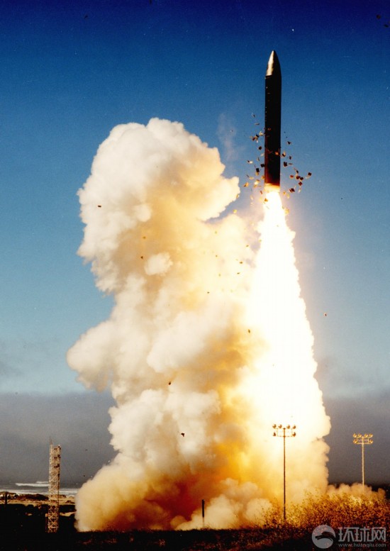 组图:美称东风41导弹试射 携带10个<em>弹头</em>可打美