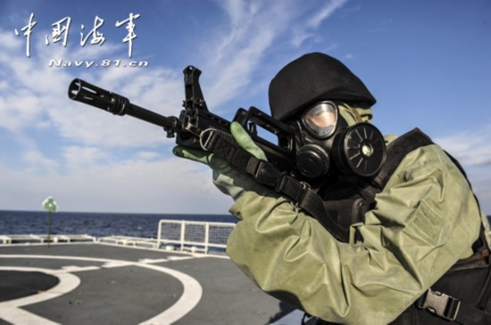 组图:中国海军盐城舰特战队在叙西部海域进行