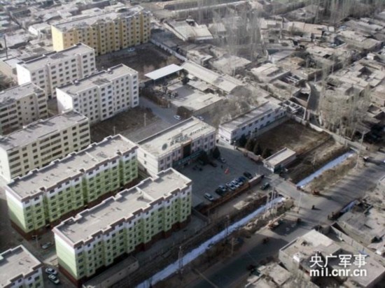 组图:军用直升机于田2次起飞 已勘察8个偏远村