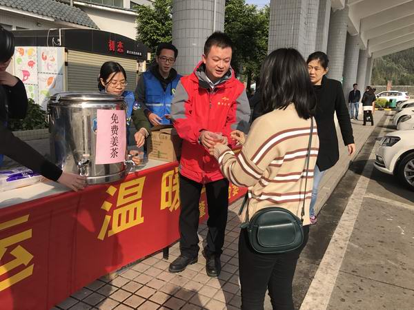 通驿公司以暖心服务迎接春运返程客流高峰