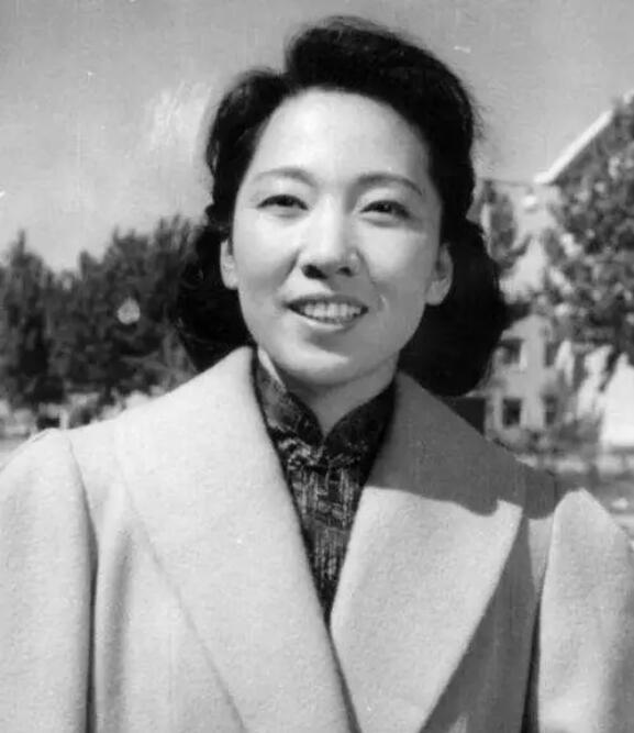 悲痛!几代人心中永远的"江姐"于蓝今晨去世,享年99岁