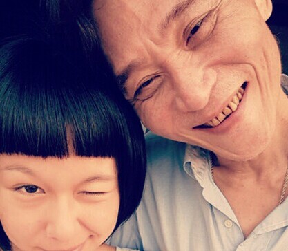 最新爷孙恋诞生 互相称呼"宝贝""老公"表爱意(组图)