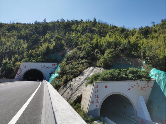 大潮高速梅岭隧道