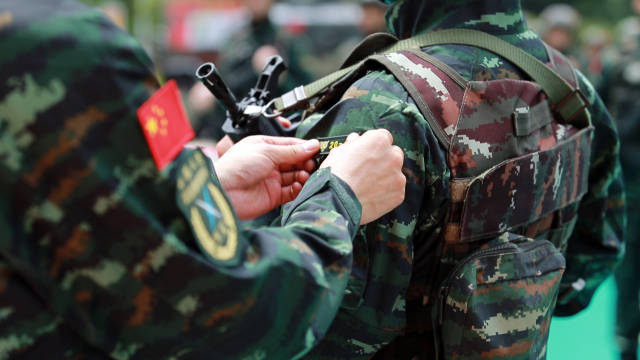 广东武警特战队员超燃入队仪式:我是武警最精锐部队一员