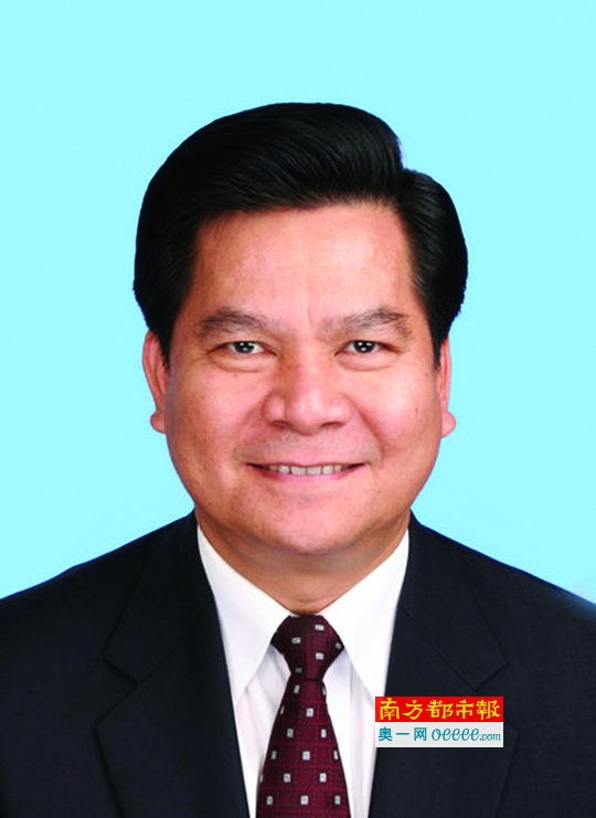 李纪恒任内蒙古自治区党委委员,常委,书记 仕途集中在边疆民族地区